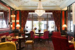 L'Escargot Bar And Restaurant